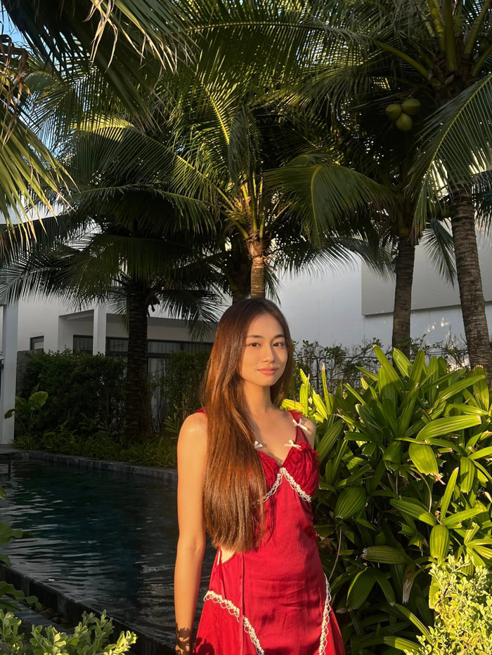 Ngân Hòa đang dần quay lại với công việc sau một thời gian dài điều trị bệnh suy thận. Ảnh: FBNV