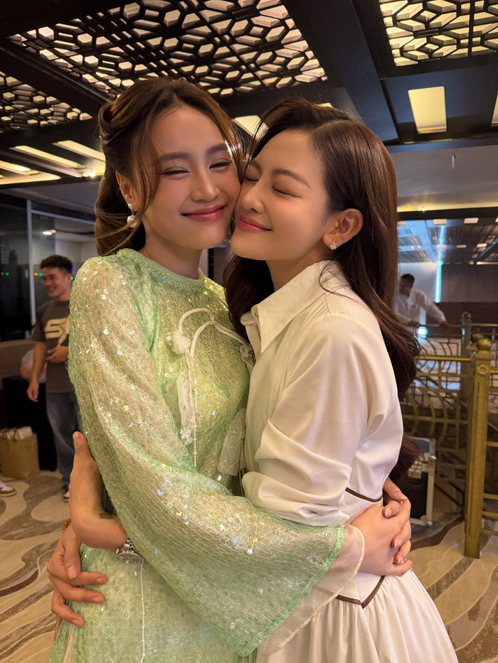 Ninh Dương Lan Ngọc hội ngộ Thùy Anh.