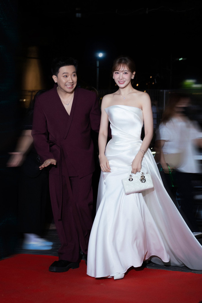 Trấn Thành và Hari Won vẫn là một trong những cặp đôi được yêu mến nhất showbiz Việt sau nhiều năm đồng hành cùng nhau.