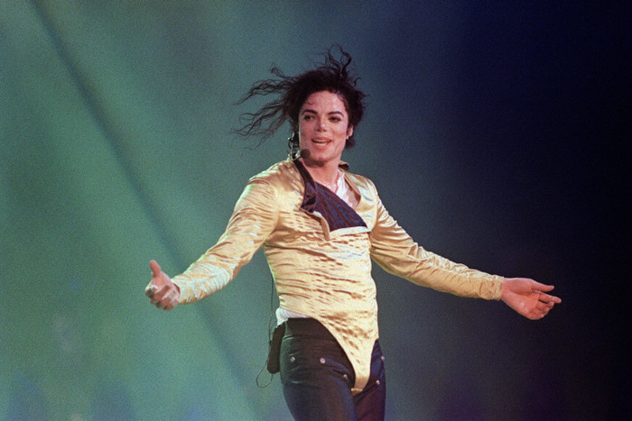 Cựu vệ sĩ tiết lộ hai ca sĩ hiếm hoi luôn ở bên Michael Jackson trong những ngày cô đơn nhất Ảnh 4