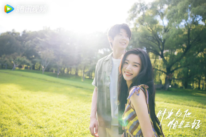 Sở hữu cốt truyện học đường nhẹ nhàng, bộ phim kể về hành trình đồng hành của Lâm Tích và Quý Quân Hành từ những năm tháng cấp ba đến khi trưởng thành. Những khoảnh khắc ngọt ngào, trong sáng cùng thông điệp về tình bạn, gia đình và ước mơ giúp tác phẩm nhận được nhiều tình cảm từ khán giả trẻ.