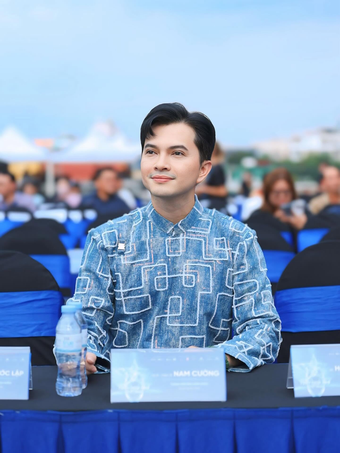 Ngoài ca hát, ca sĩ Nam Cường còn tham gia diễn xuất, MC và ngồi ghế nóng cho một số cuộc thi.