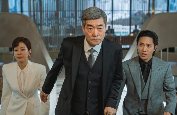 Bên cạnh Lee Jun Young, Jin Goo và Jeon Hye Jin cũng góp phần quan trọng vào thành công của bộ phim.