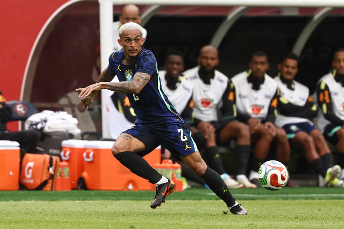 Tuyển Brazil chỉ còn ít ngày nữa sẽ bước vào trận ra quân tại World Cup 2026 gặp Morocco, nhưng HLV Carlo Ancelotti chưa thể tìm ra lời giải cho hàng phòng ngự. Ảnh: Reuters