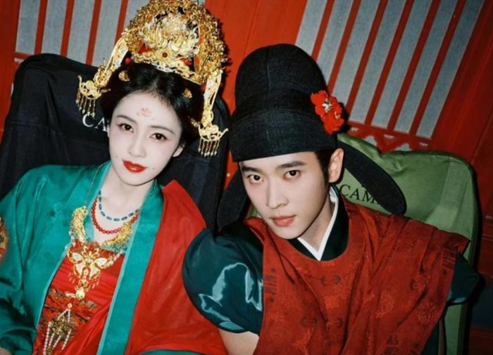 Mạc Ly tạo sức nóng ngay từ ngày đầu phát sóng, nhanh chóng trở thành một trong những bộ phim cổ trang được quan tâm nhất màn ảnh Hoa ngữ mùa hè 2026.