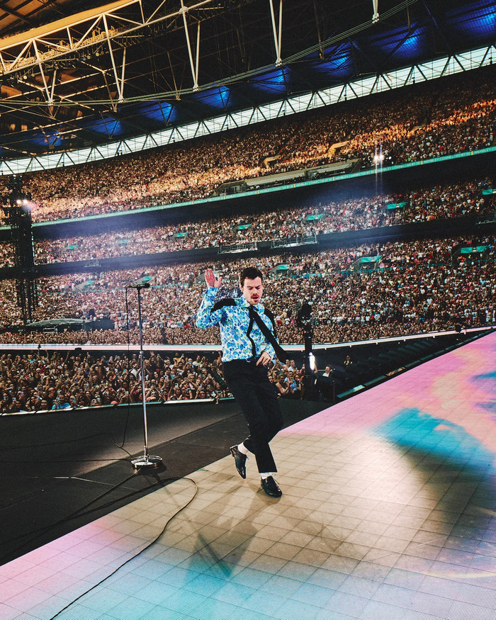 Harry Styles gặp sự cố trước 80.000 khán giả Ảnh 1