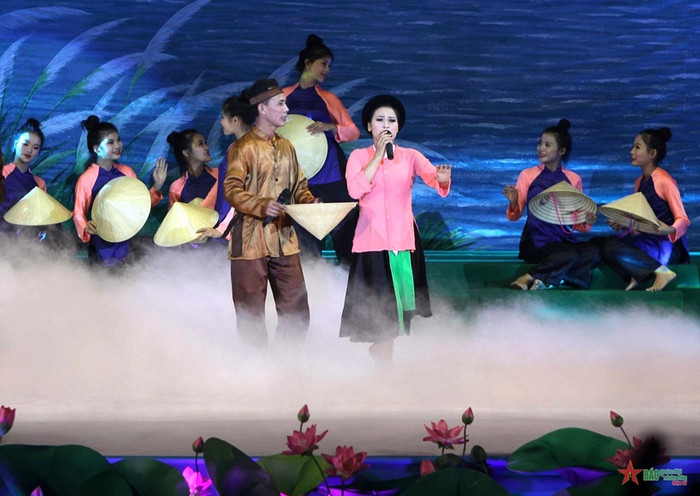 Đến Nghệ An thưởng thức làn điệu ví giặm.