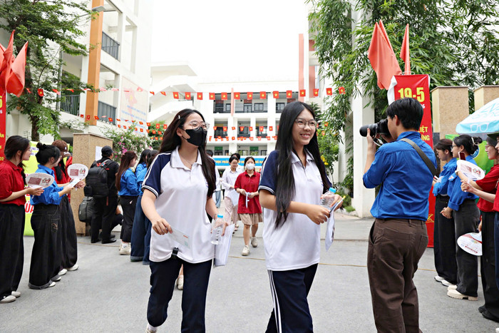 Sáng nay, các sĩ tử đã kết thúc môn thi Ngữ văn - Kỳ thi Tốt nghiệp THPT 2026. Ảnh: Vân Đức