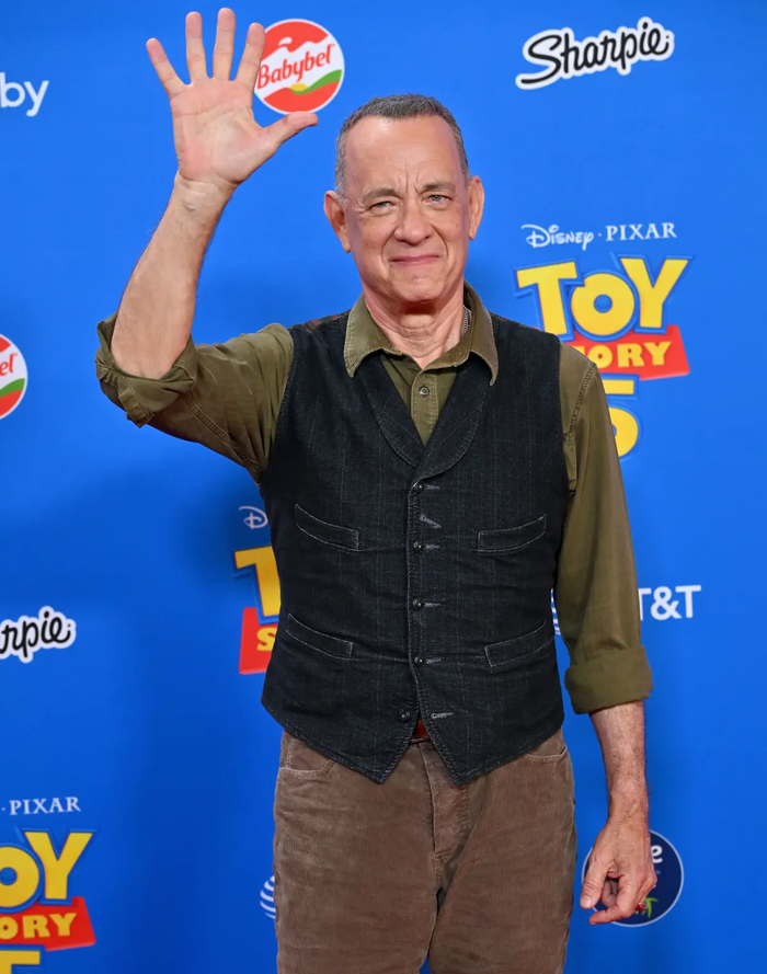 Nam diễn viên kỳ cựu Tom Hanks.