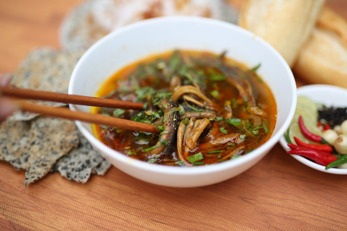 Quê hương bà xã Hồ Văn Cường có những đặc sản trứ danh nào? Ảnh 3