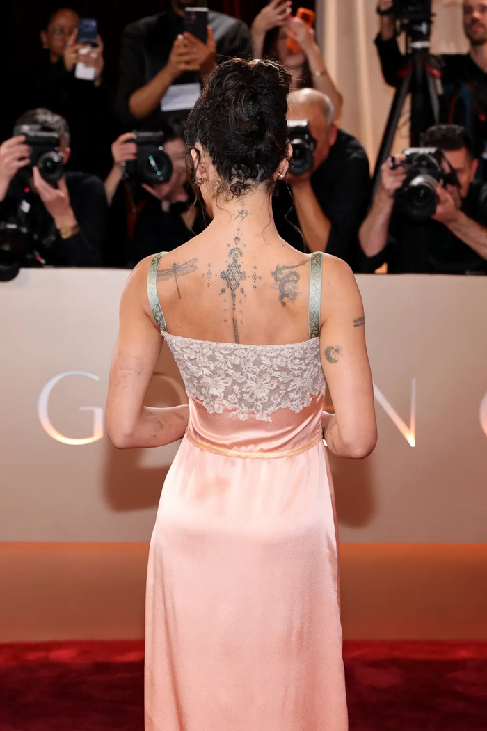 Chi tiết thể hiện tình yêu của Zoë Kravitz và vị hôn phu Harry Styles Ảnh 3