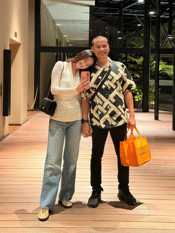 Nàng hậu hiện có hôn nhân viên mãn.