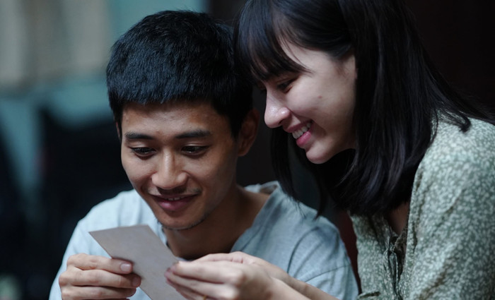 Bên cạnh những diễn viên kỳ cựu, Tín Nguyễn và Avin Lu cũng tạo được cảm xúc qua câu chuyện về tình mẫu tử và tình nghĩa vợ chồng.