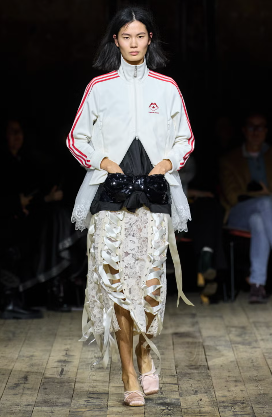 Bộ sưu tập Thu/Đông 2026 của Simone Rocha. Ảnh: Launchmetrics