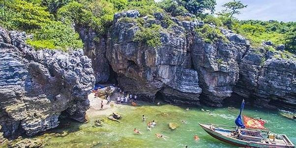 Ngoài Cửa Lò, quê Công Vinh còn có 4 bãi biển vừa yên tĩnh, vừa 'chữa lành' cho chuyến du lịch cuối tuần Ảnh 4