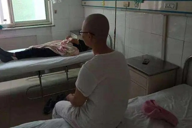 Con gái 12 tuổi bị ung thư xương, người mẹ quyết định ly hôn chồng không chút do dự Ảnh 5
