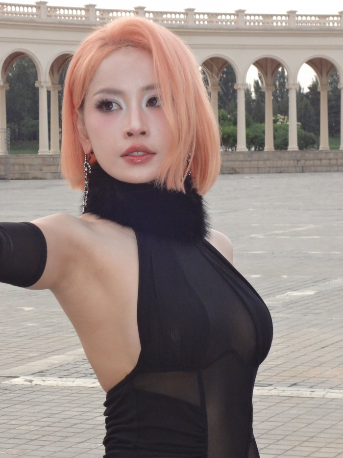 Dù không có nhiều đối thủ, song MV của Chi Pu vẫn kém nhiệt.