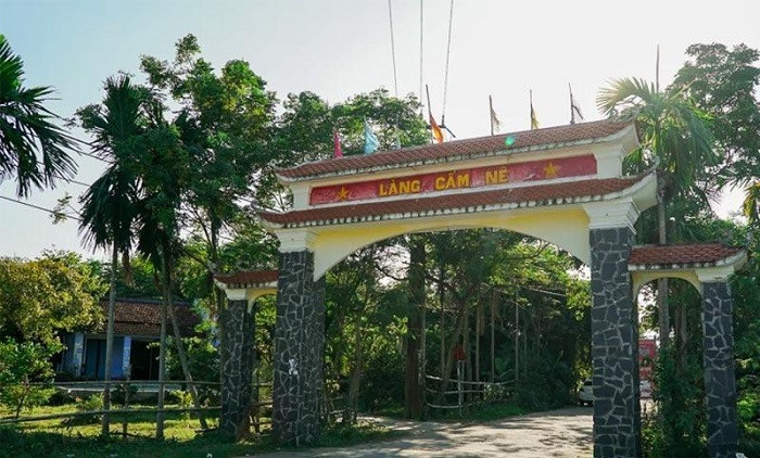 Đà Nẵng quê Mỹ Tâm có một ngôi làng hơn 500 năm tuổi, mùa nắng về đẹp như tranh Ảnh 2
