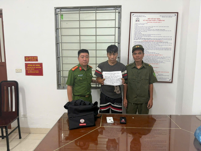 Đối tượng Phạm Mạnh Thắng tại cơ quan Công an. Ảnh: Công an TP Hà Nội&nbsp;