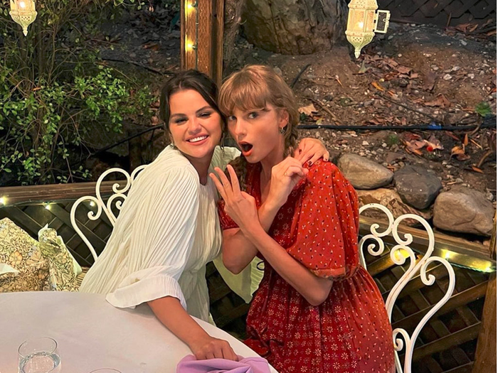 Selena Gomez phủ nhận chuyện xúc phạm Taylor Swift.