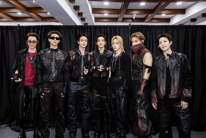 HYBE lên tiếng xin lỗi sau concert của BTS tại Busan Ảnh 1