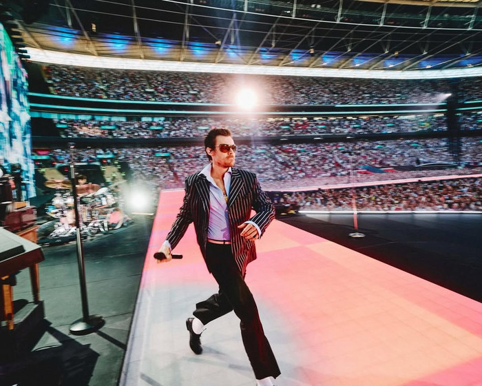 Gallery - Harry Styles lập kỷ lục giữa tranh cãi giá vé - Saostar.vn - image 5