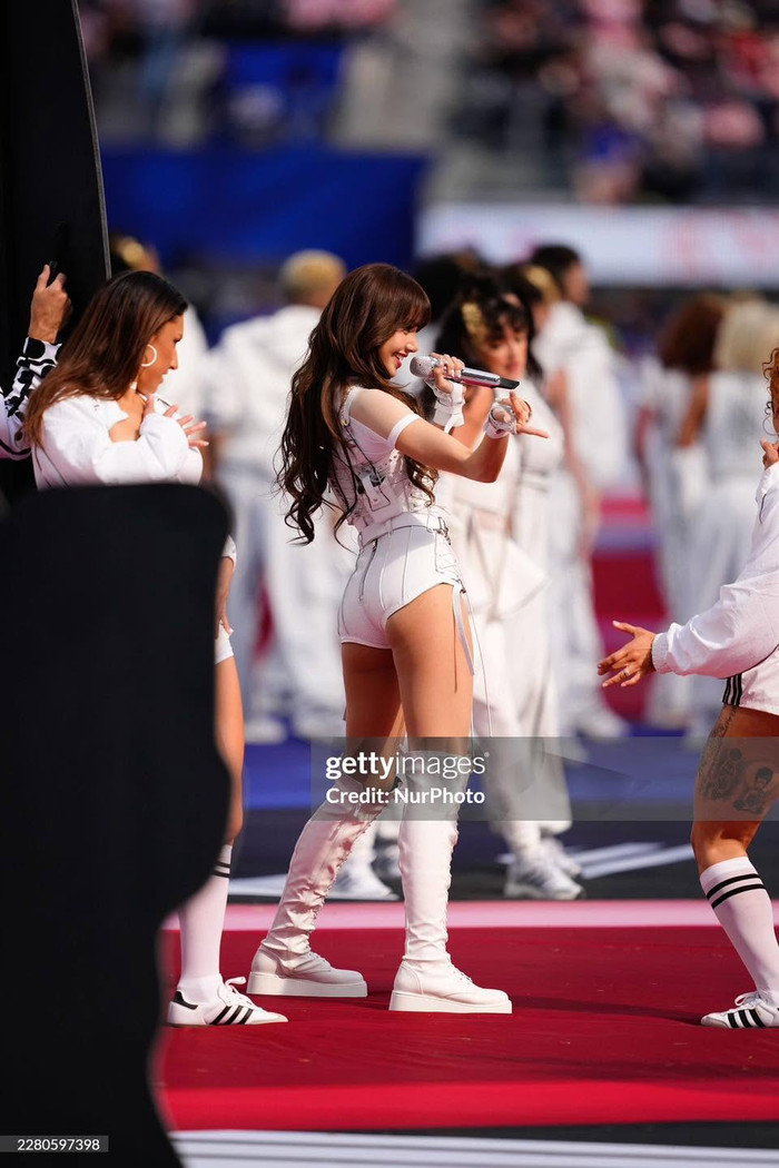 Màn trình diễn tại FIFA World Cup 2026 của Lisa gây tranh cãi Ảnh 4