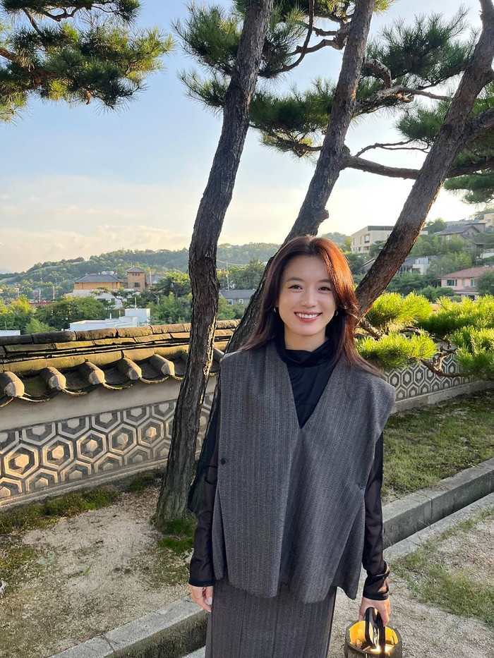 Han Hyo Joo khá kín tiếng, gần như không chia sẻ quá nhiều về đời tư. Ảnh: IGNV