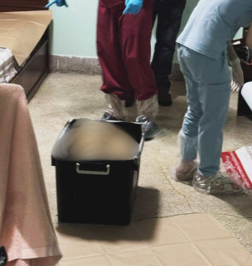 Phát hiện thùng nhựa bốc mùi nồng nặc trong chung cư, người dân kinh hoàng khi mở ra Ảnh 1