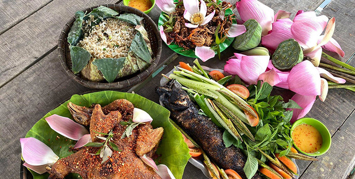 Loạt món ăn ngon đất sen hồng
