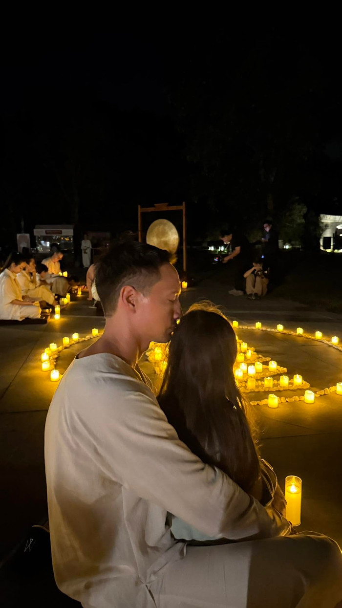 Hồ Ngọc Hà chia sẻ khoảnh khắc lãng mạn bên Kim Lý.