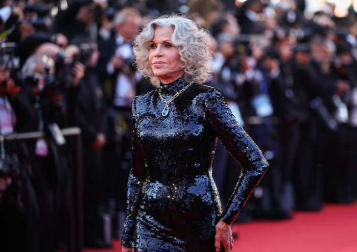 Nữ diễn viên Jane Fonda tạo dáng trên thảm đỏ trong lễ khai mạc và buổi công chiếu bộ phim 'La Venus Electrique' (Nụ hôn điện), hạng mục không tranh giải, tại Liên hoan phim Cannes lần thứ 79 ở Cannes, Pháp, ngày 12/5/2026.Ảnh: Reuters/Manon Cruz
