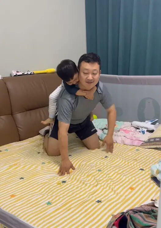 Ngày nào cũng đòi đi tìm mẹ, bé trai 3 tuổi chưa biết sự thật đau lòng phía sau Ảnh 2