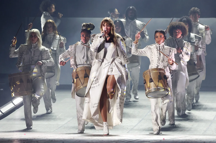 2.500 tỷ đồng cho Taylor Swift Ảnh 2
