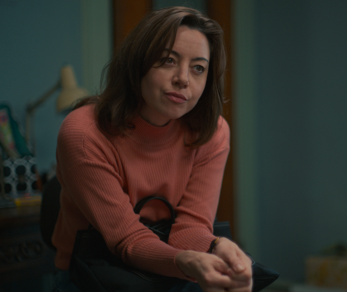 Aubrey Plaza góp mặt trong The Accompanist, tác phẩm đầu tay của diễn viên kiêm đạo diễn Zach Woods. Ảnh: NSX