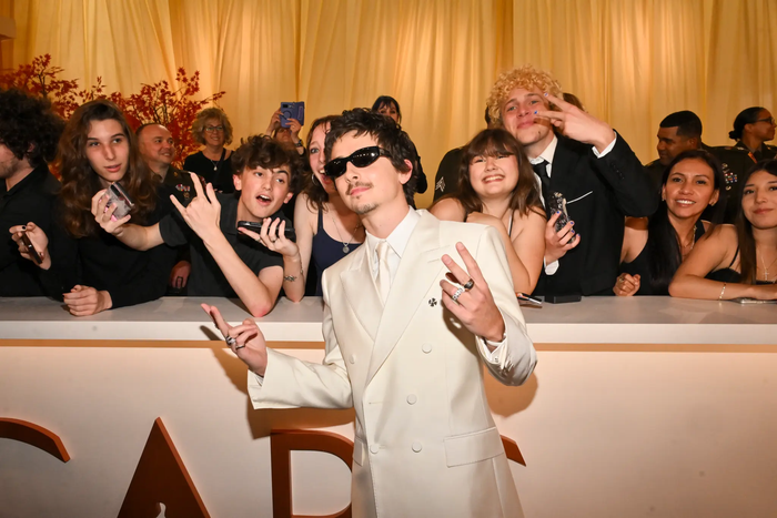 Timothée Chalamet cũng từng vấp phải nhiều ý kiến trái chiều hồi tháng 2 khi phát biểu tại một chương trình của CNN.