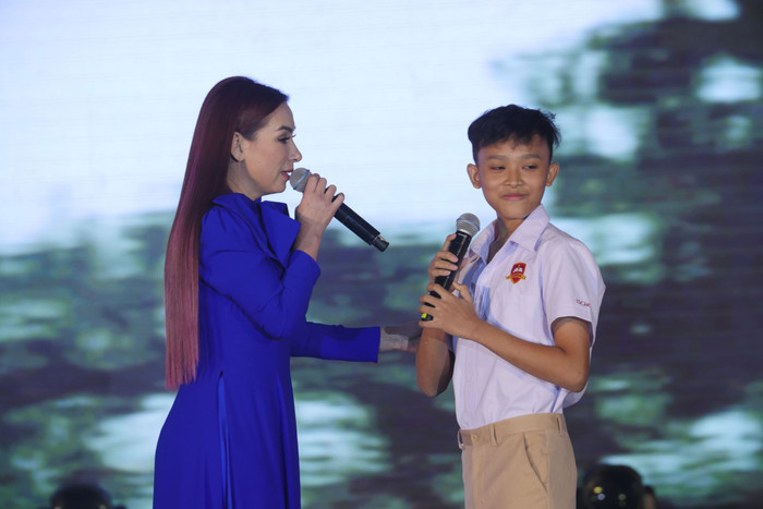 Ca sĩ Phi Nhung và Hồ Văn Cường.