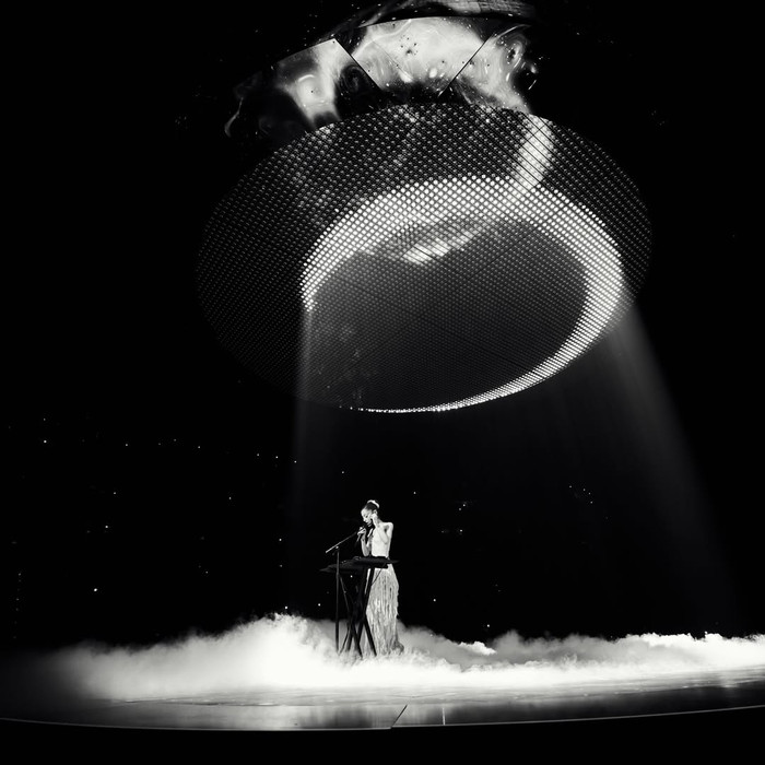 Ariana Grande bật khóc Ảnh 4