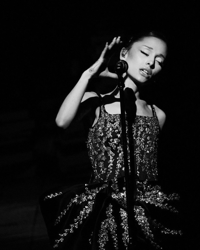 Ariana Grande bật khóc Ảnh 2