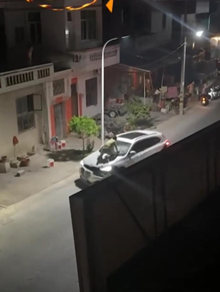 Bắt quả tang vợ ngoại tình, người đàn ông có hành động gây sốc giữa đường Ảnh 2