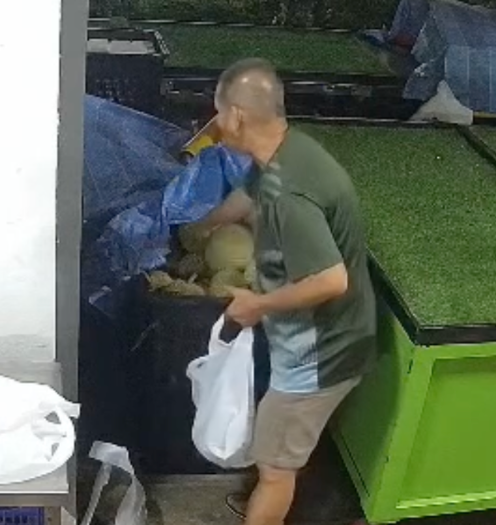 Bị trộm 9 trái sầu riêng, chủ tiệm thẫn thờ khi biết danh tính thủ phạm Ảnh 1
