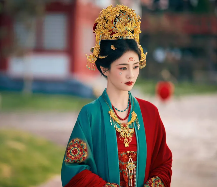 Tạo hình của Bạch Lộc trong Mạc Ly.&nbsp;Ảnh: Weibo&nbsp;