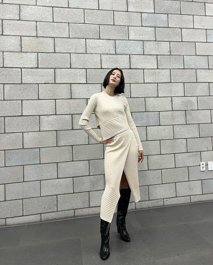Lee Hyun Yi là một trong những người mẫu nổi tiếng của Hàn Quốc.