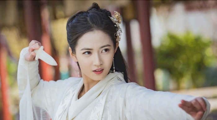 Nếu Hoàng Dung đại diện cho trí tuệ chính thống của võ lâm thì Triệu Mẫn lại nổi bật bởi bản lĩnh chính trị và tài lãnh đạo.&nbsp;