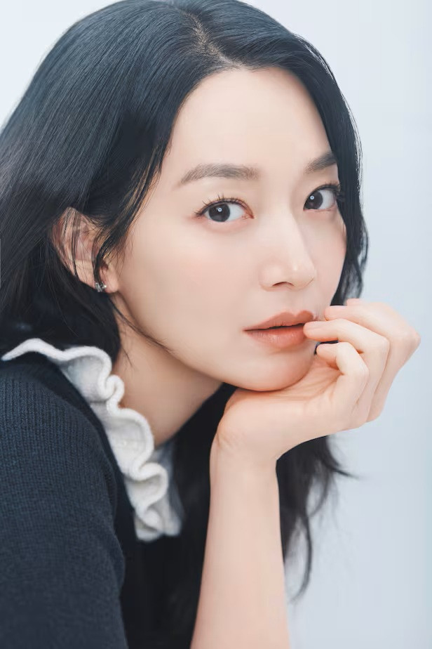 Shin Min Ah gây chú ý khi tham gia phim mới. (Ảnh từ Chosun)
