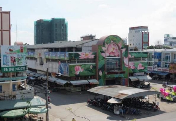Hình ảnh bên ngoài khu chợ