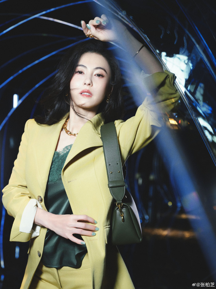 Vụ kiện giữa Trương Bá Chi và quản lý cũ từng gây xôn xao bàn tán trong một thời gian dài. Ảnh: Weibo