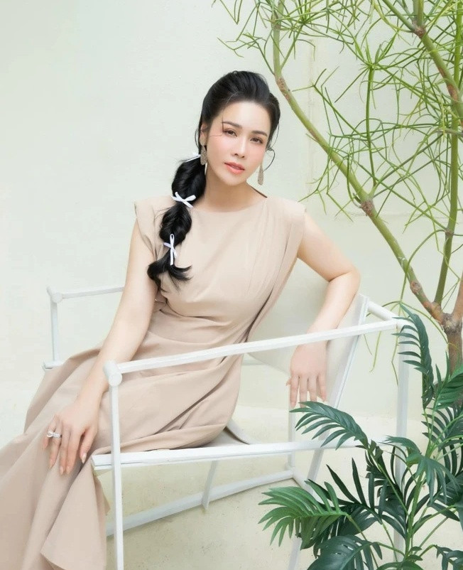 Nhật Kim Anh dẫn con trai đi hát hội chợ Ảnh 3