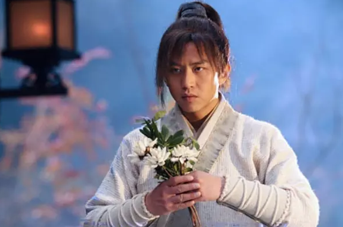 Ngay từ nhỏ, Trương Vô Kỵ đã trải qua nhiều biến cố.