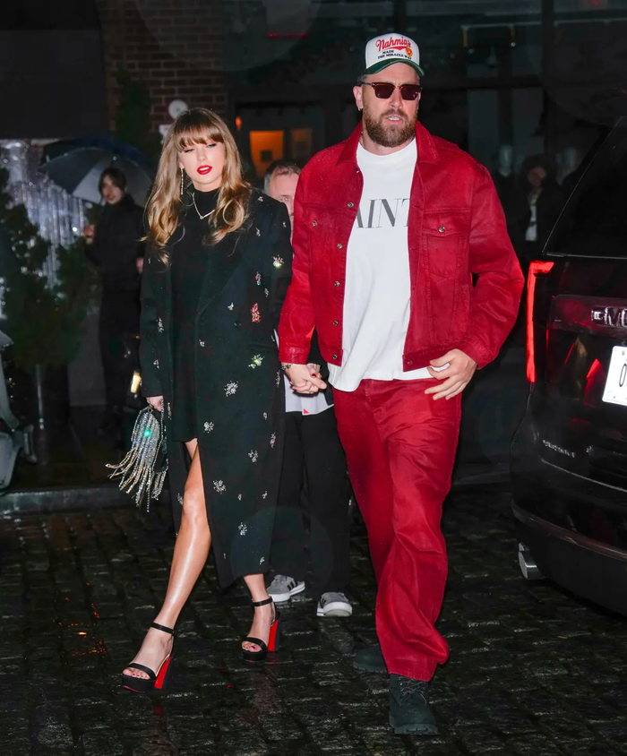 Thông tin về lễ cưới được mong chờ nhất làng giải trí giữa Taylor Swift và Travis Kelce tiếp tục thu hút sự chú ý.